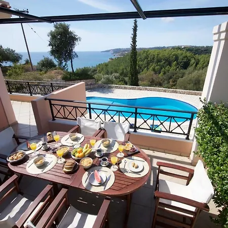 Villa Falcon Trapezaki (Kefalonia)